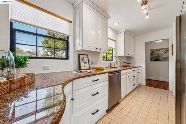 2586 Buena Vista Ave, Walnut Creek, CA 94597