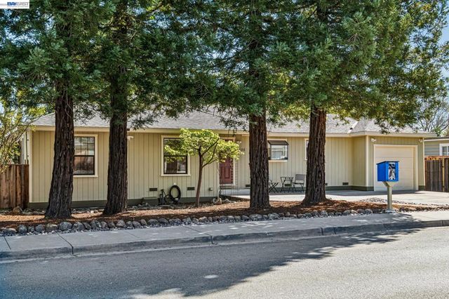 2586 Buena Vista Ave, Walnut Creek, CA 94597