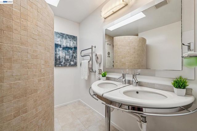 2586 Buena Vista Ave, Walnut Creek, CA 94597