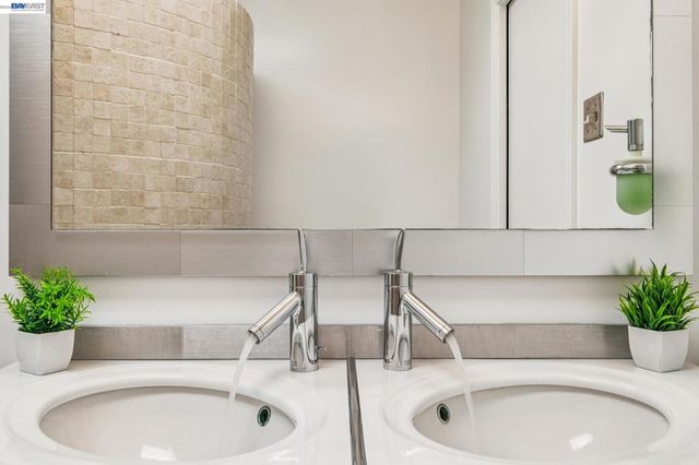 2586 Buena Vista Ave, Walnut Creek, CA 94597