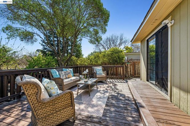 2586 Buena Vista Ave, Walnut Creek, CA 94597