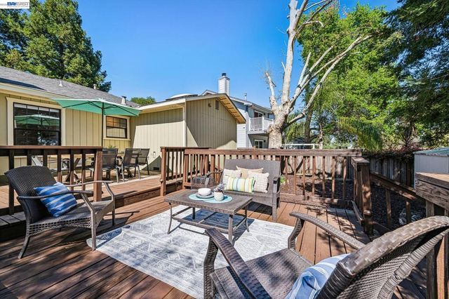 2586 Buena Vista Ave, Walnut Creek, CA 94597