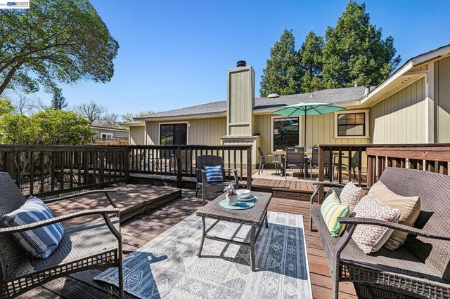 2586 Buena Vista Ave, Walnut Creek, CA 94597