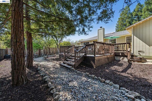 2586 Buena Vista Ave, Walnut Creek, CA 94597