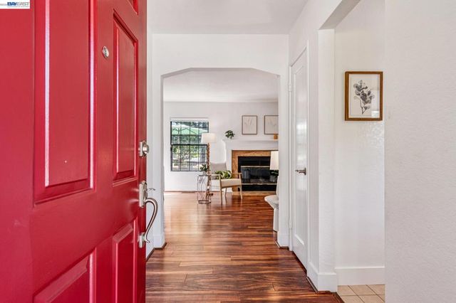 2586 Buena Vista Ave, Walnut Creek, CA 94597