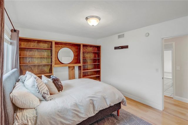 2142 Orange Avenue, Costa Mesa, CA 92627