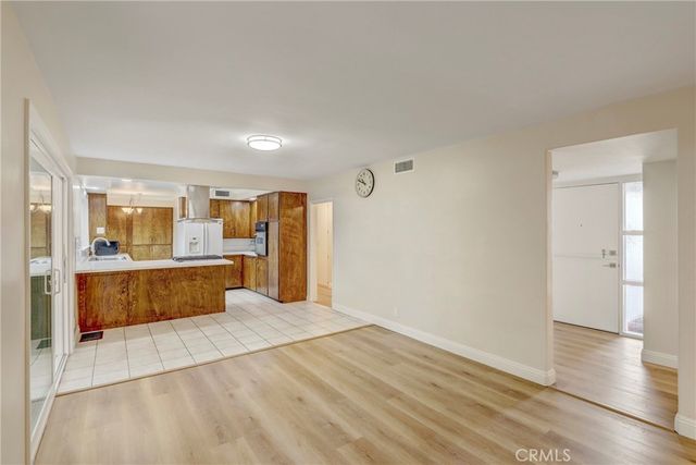 2142 Orange Avenue, Costa Mesa, CA 92627