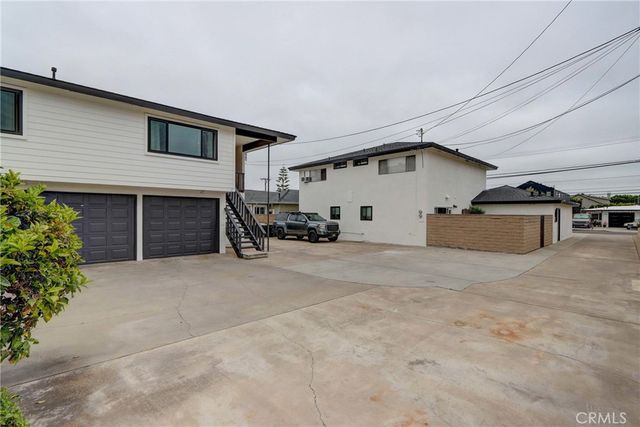 2142 Orange Avenue, Costa Mesa, CA 92627