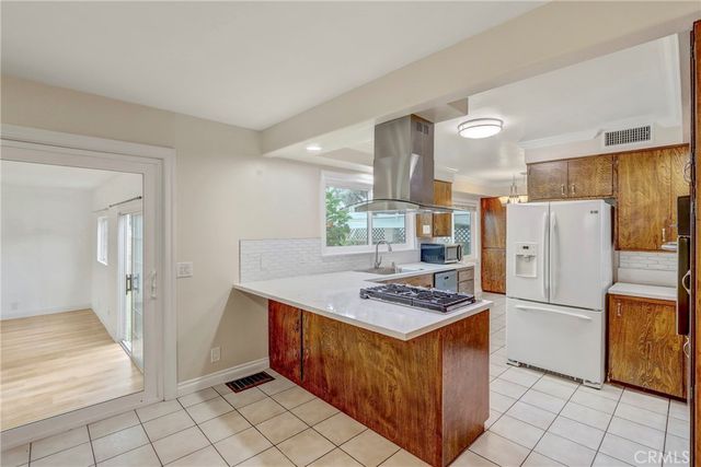 2142 Orange Avenue, Costa Mesa, CA 92627