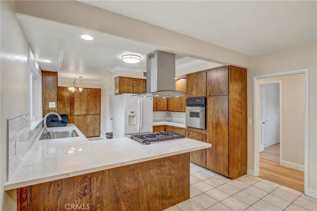 2142 Orange Avenue, Costa Mesa, CA 92627