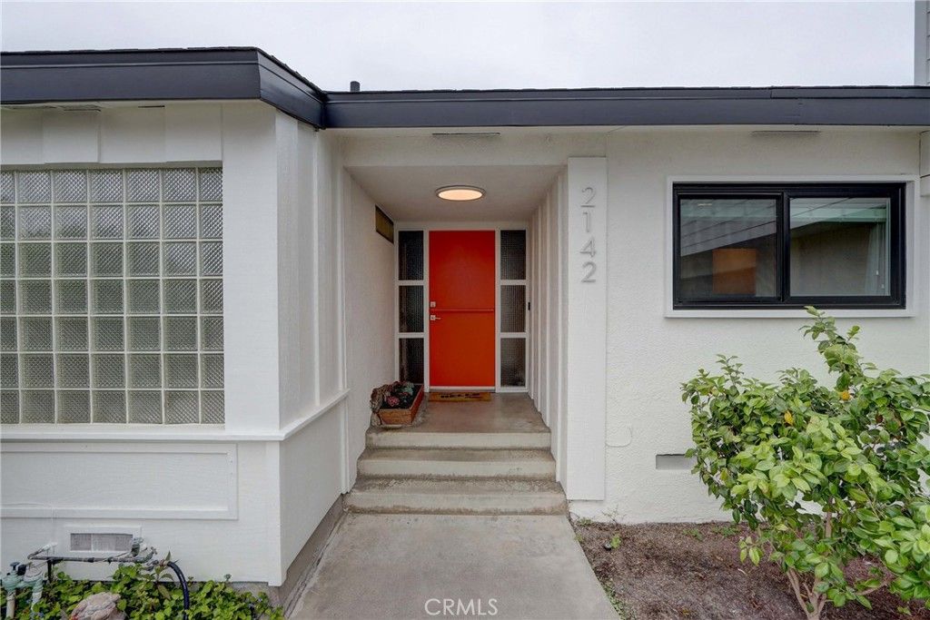 2142 Orange Avenue, Costa Mesa, CA 92627