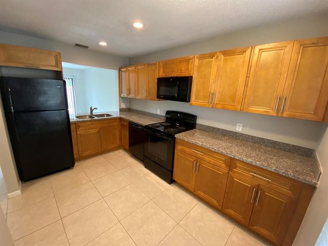 5154 Breckenridge Place 46, West Palm Beach, FL 33417