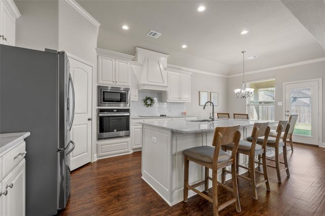 307 Oak Meadow Trail, Waco, TX 76657