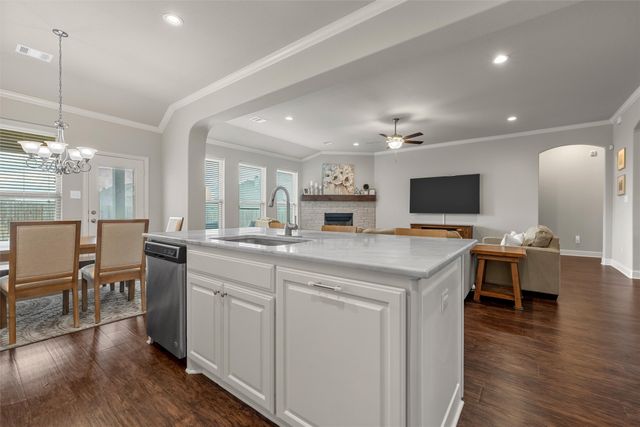 307 Oak Meadow Trail, Waco, TX 76657