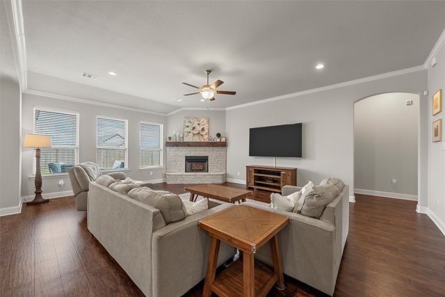 307 Oak Meadow Trail, Waco, TX 76657
