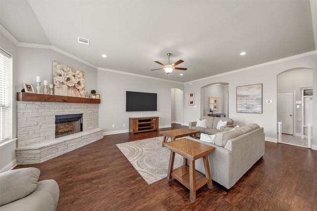 307 Oak Meadow Trail, Waco, TX 76657