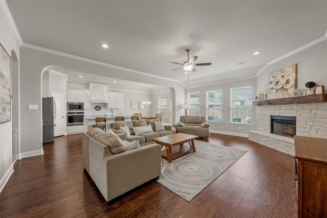 307 Oak Meadow Trail, Waco, TX 76657
