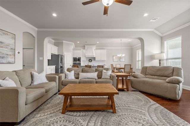 307 Oak Meadow Trail, Waco, TX 76657
