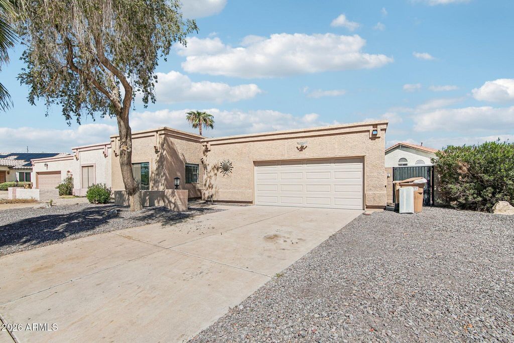 11226 W TOWNLEY Avenue, Peoria, AZ 85345 — photo 2