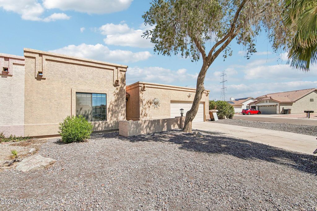 11226 W TOWNLEY Avenue, Peoria, AZ 85345 — photo 3