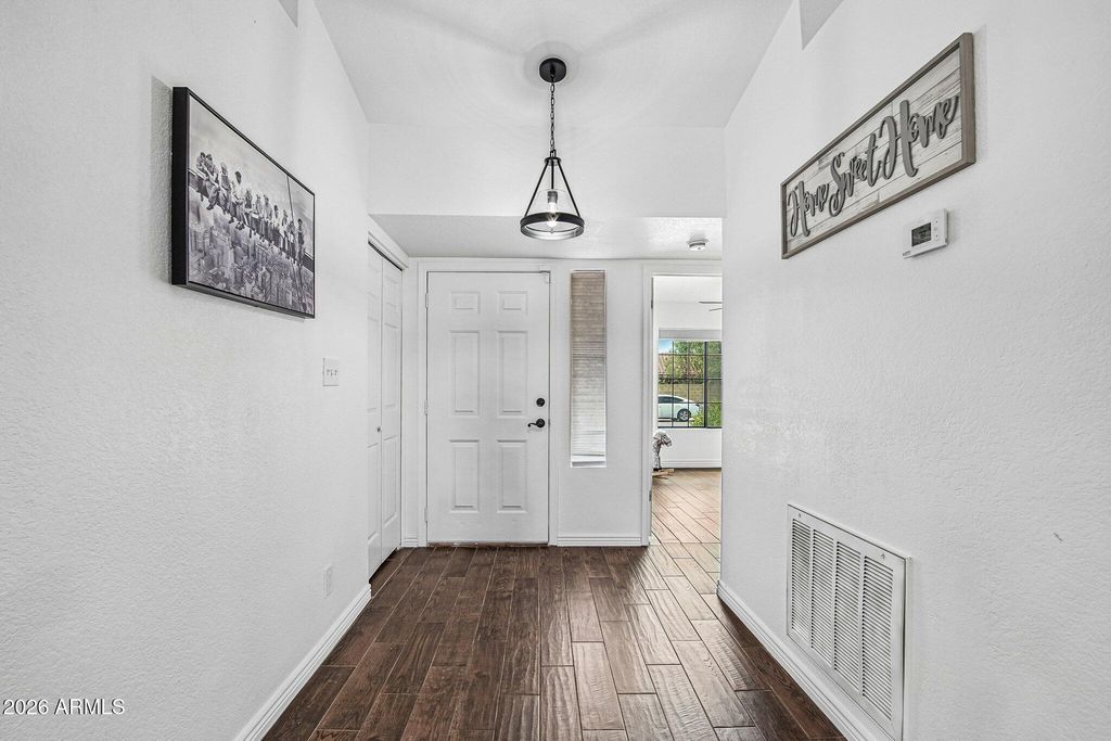 11226 W TOWNLEY Avenue, Peoria, AZ 85345 — photo 4