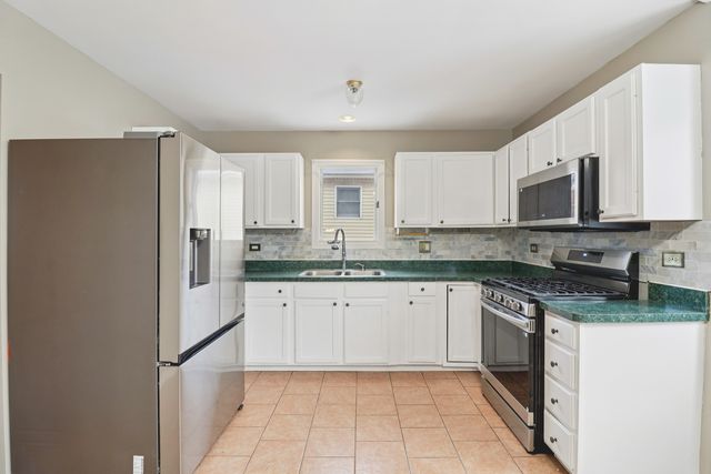 16627 Carse Avenue, Harvey, IL 60426