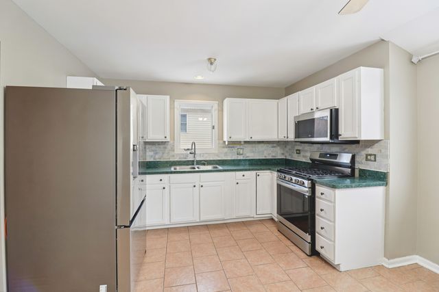 16627 Carse Avenue, Harvey, IL 60426