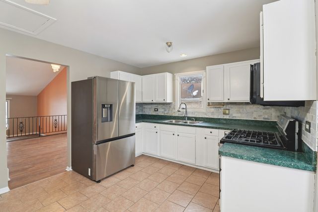 16627 Carse Avenue, Harvey, IL 60426