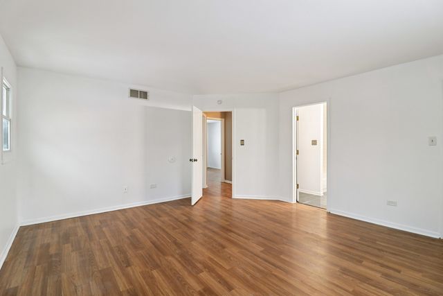 16627 Carse Avenue, Harvey, IL 60426