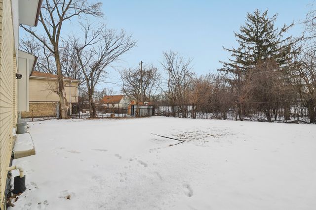 16627 Carse Avenue, Harvey, IL 60426