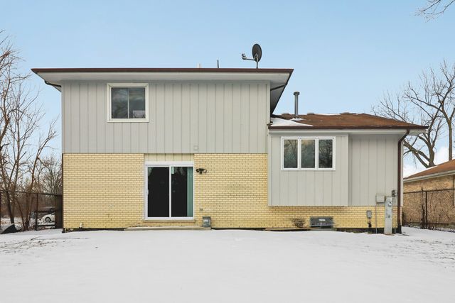 16627 Carse Avenue, Harvey, IL 60426