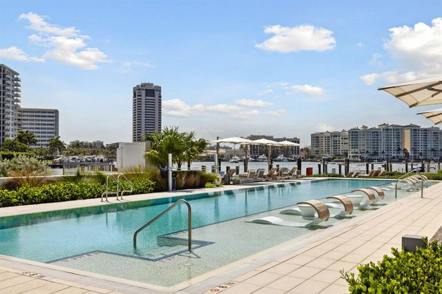 725 S Ocean Boulevard 402, Boca Raton, FL 33432