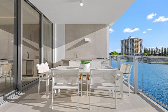 725 S Ocean Boulevard 402, Boca Raton, FL 33432