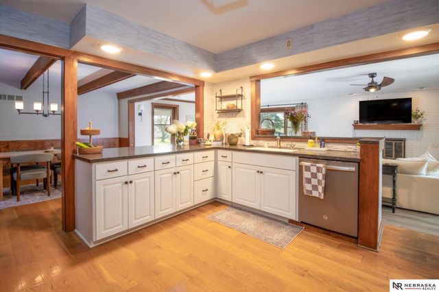 6101 Frontier Road, Lincoln, NE 68516