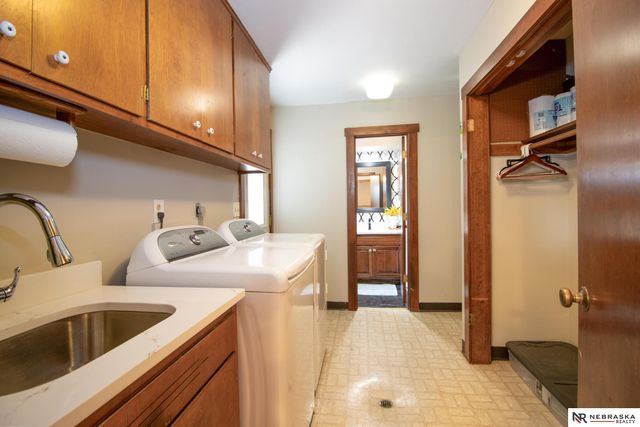6101 Frontier Road, Lincoln, NE 68516