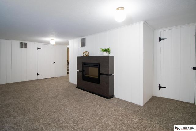 6101 Frontier Road, Lincoln, NE 68516