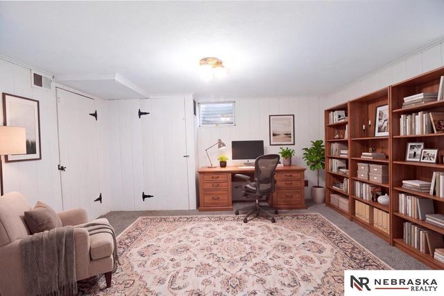 6101 Frontier Road, Lincoln, NE 68516
