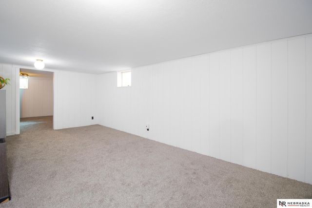 6101 Frontier Road, Lincoln, NE 68516