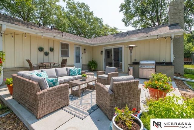6101 Frontier Road, Lincoln, NE 68516