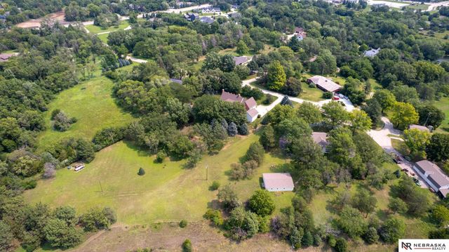 6101 Frontier Road, Lincoln, NE 68516
