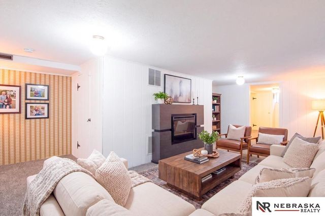 6101 Frontier Road, Lincoln, NE 68516