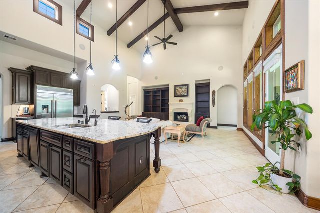 109 Evergreen Oak Drive, Conroe, TX 77384