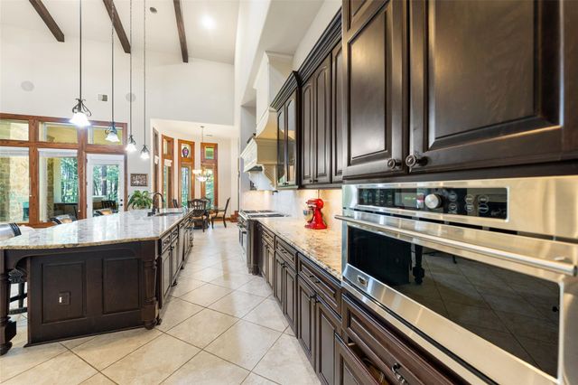 109 Evergreen Oak Drive, Conroe, TX 77384