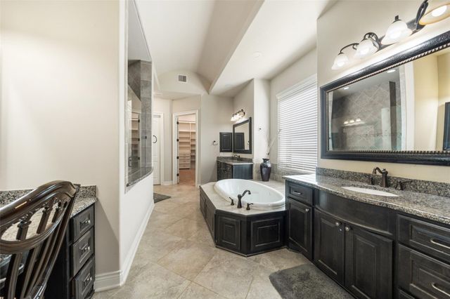 109 Evergreen Oak Drive, Conroe, TX 77384