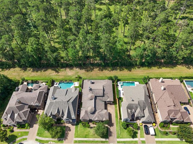 109 Evergreen Oak Drive, Conroe, TX 77384