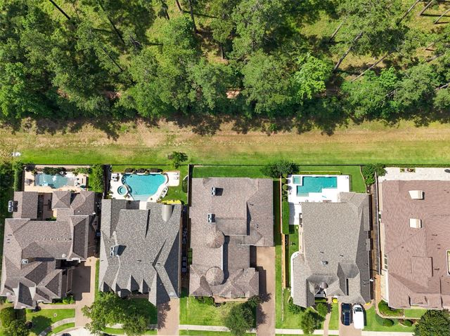 109 Evergreen Oak Drive, Conroe, TX 77384