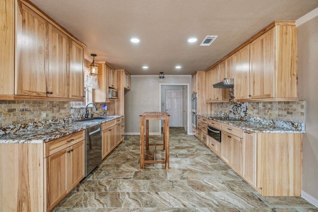 5614 Hondo Drive, De Cordova, TX 76049