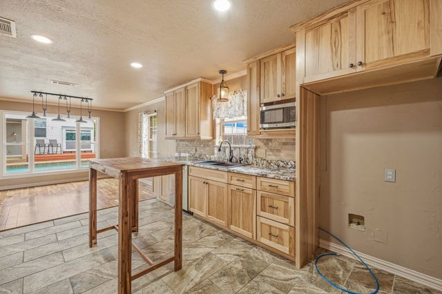 5614 Hondo Drive, De Cordova, TX 76049