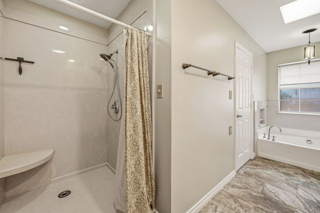 5614 Hondo Drive, De Cordova, TX 76049