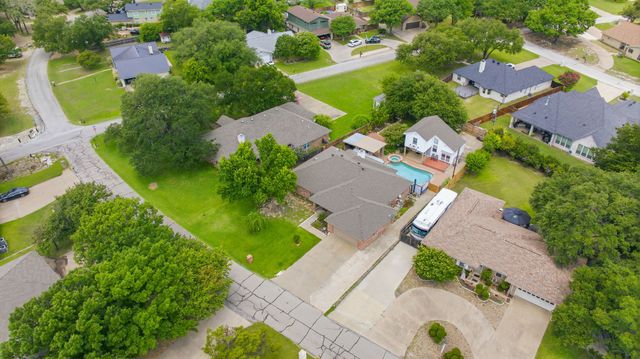 5614 Hondo Drive, De Cordova, TX 76049
